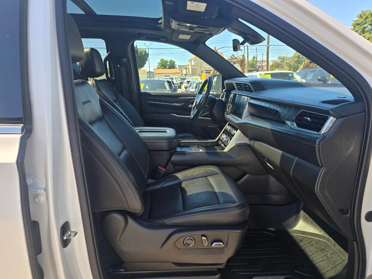 GMC Yukon 4WD 4dr Denali 2021