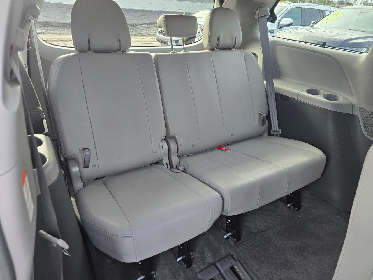 Toyota Sienna  2015