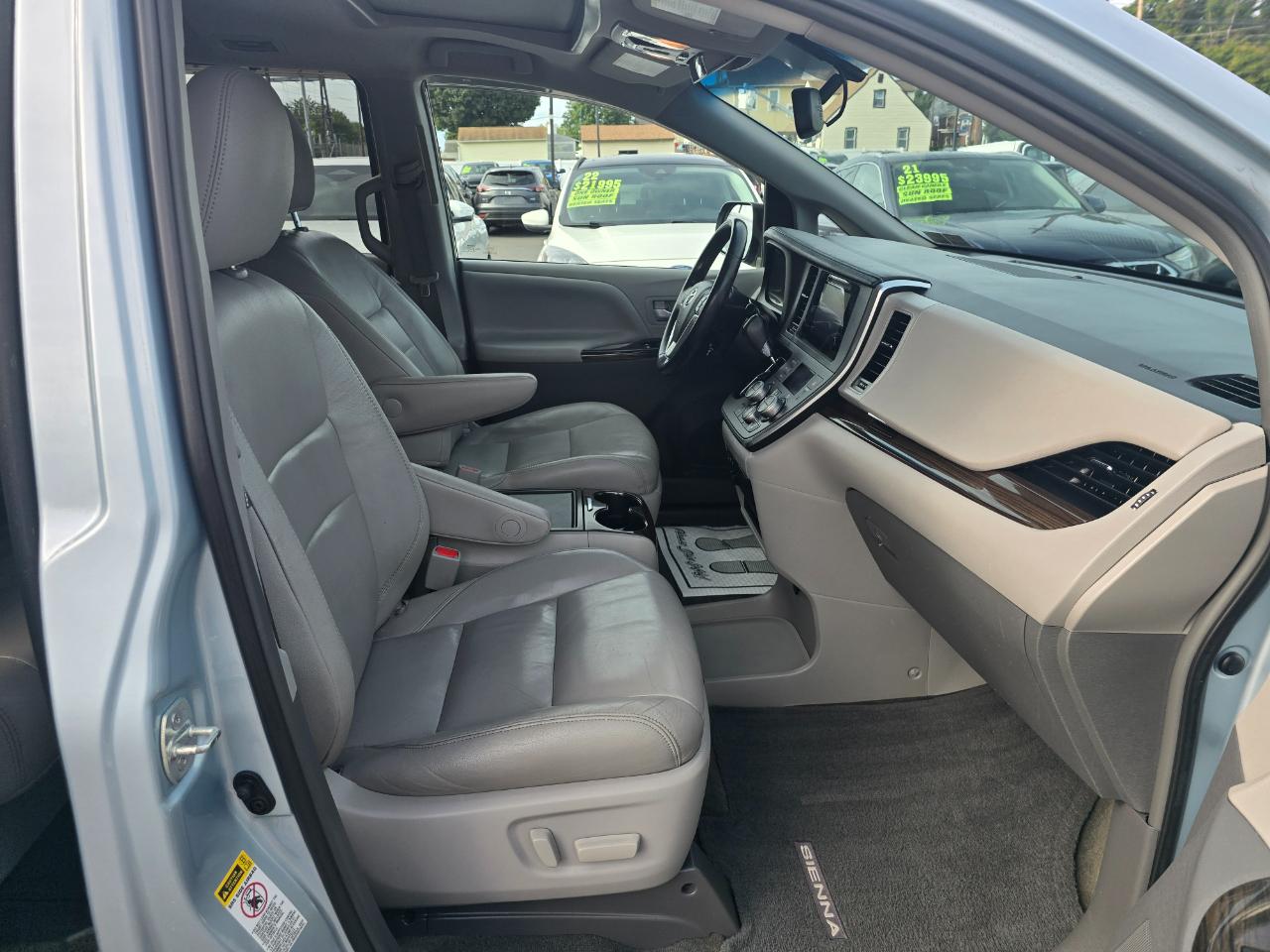 Toyota Sienna  2015