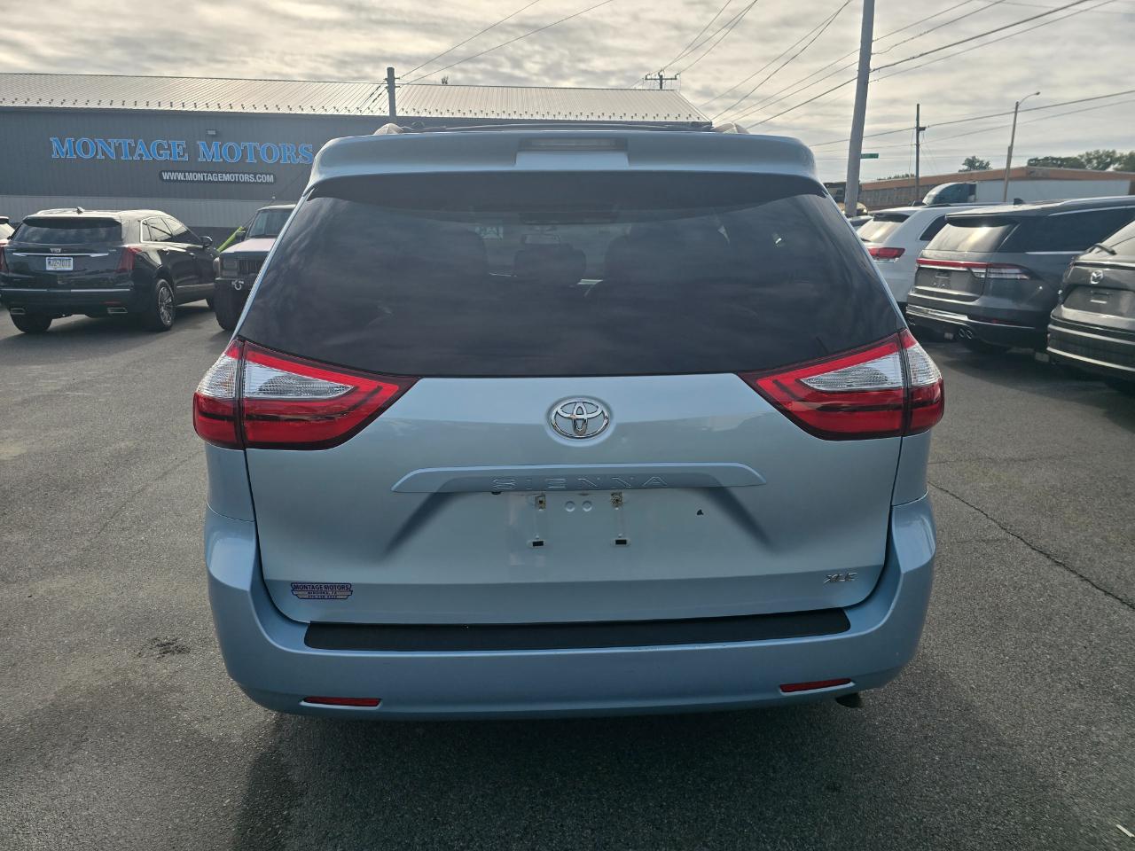Toyota Sienna  2015