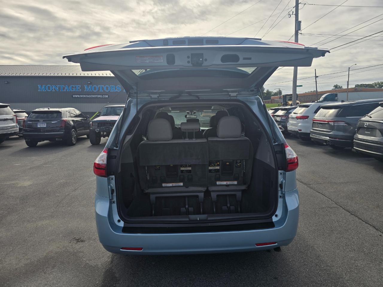 Toyota Sienna  2015