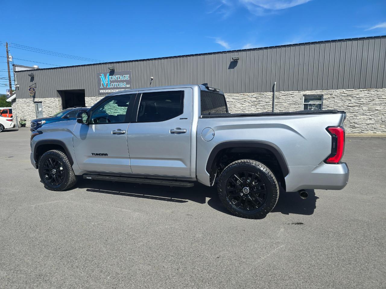 Toyota Tundra 4WD  2024