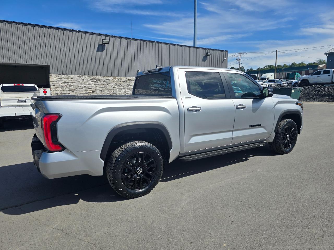Toyota Tundra 4WD  2024