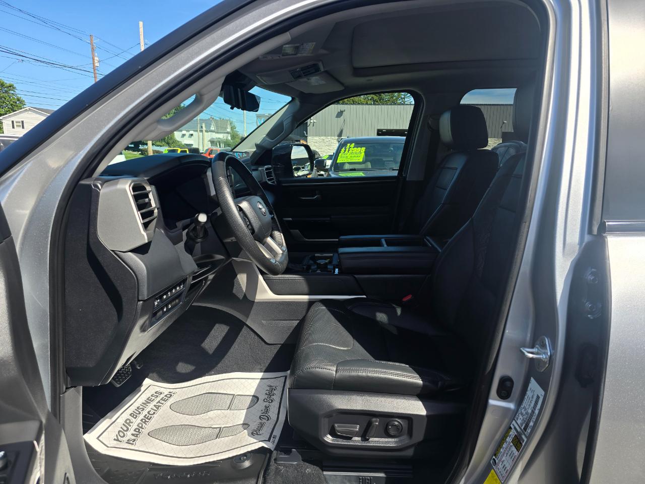 Toyota Tundra 4WD  2024