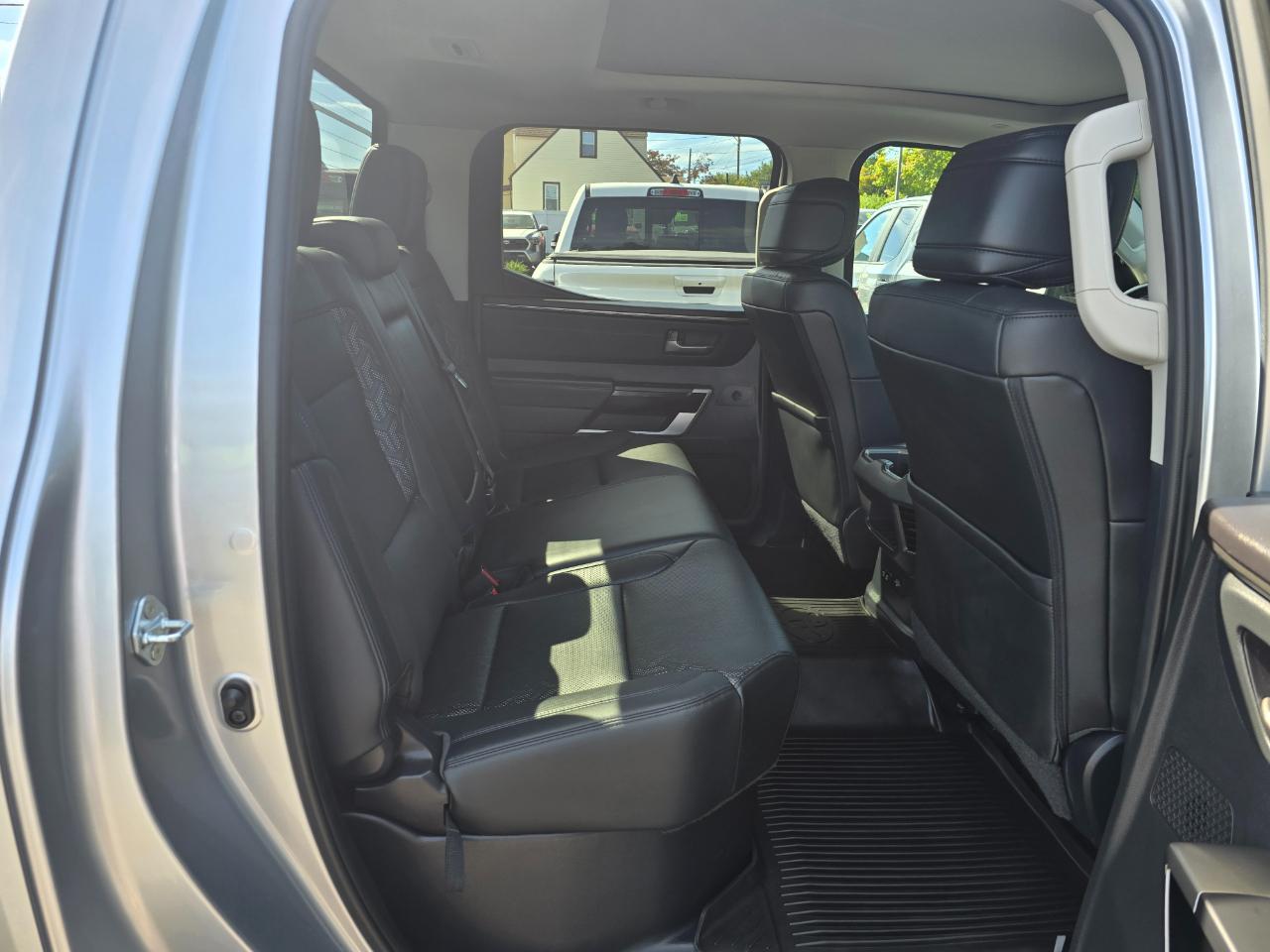 Toyota Tundra 4WD  2024