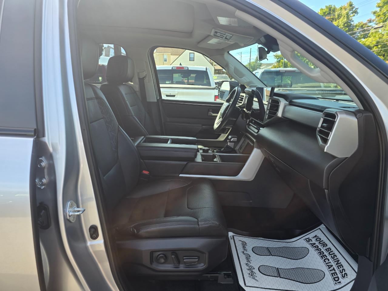 Toyota Tundra 4WD  2024