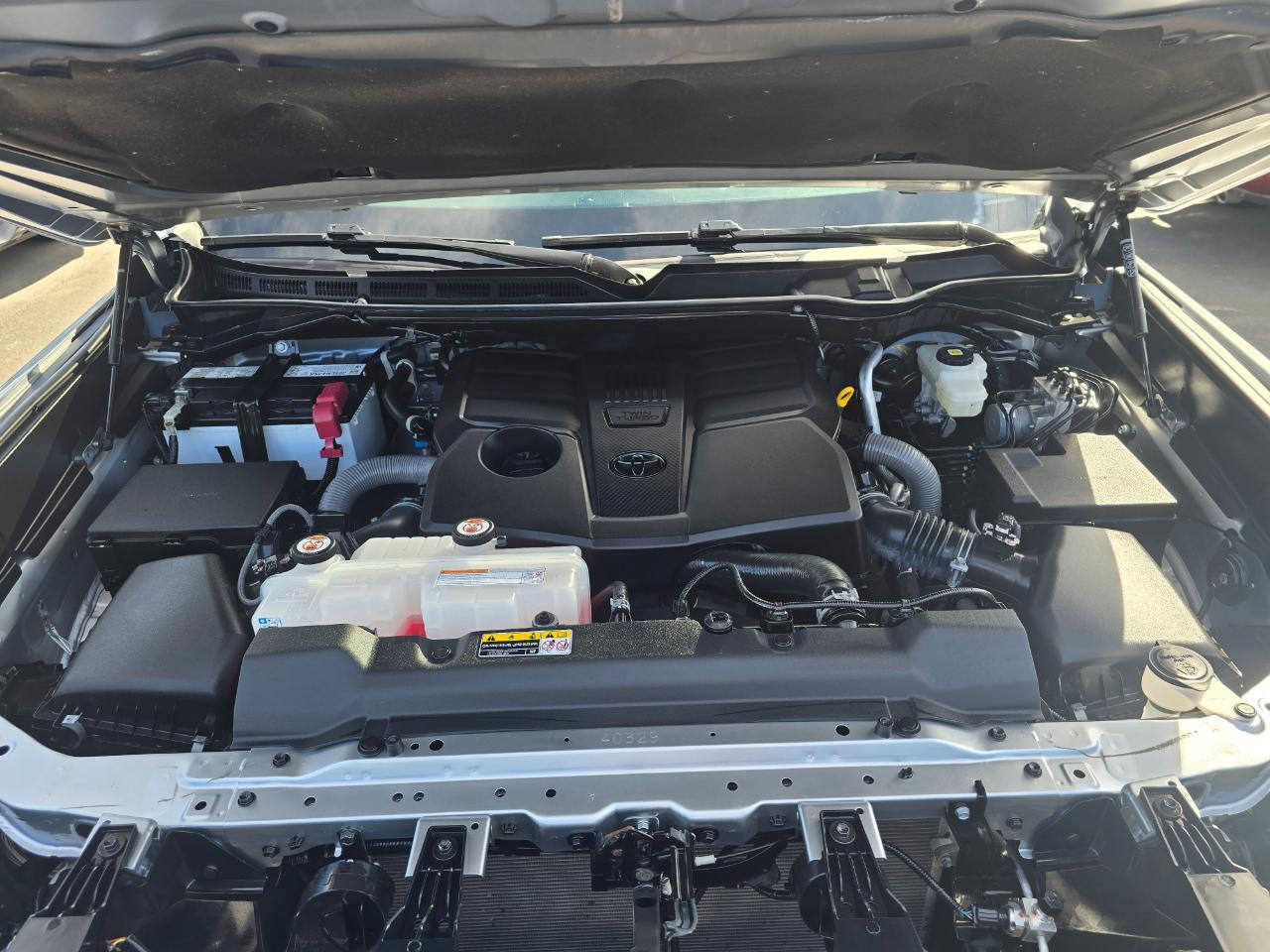 Toyota Tundra 4WD  2024