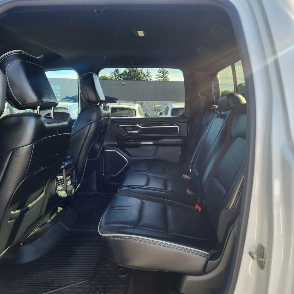 RAM 1500 Laramie Crew Cab 2024
