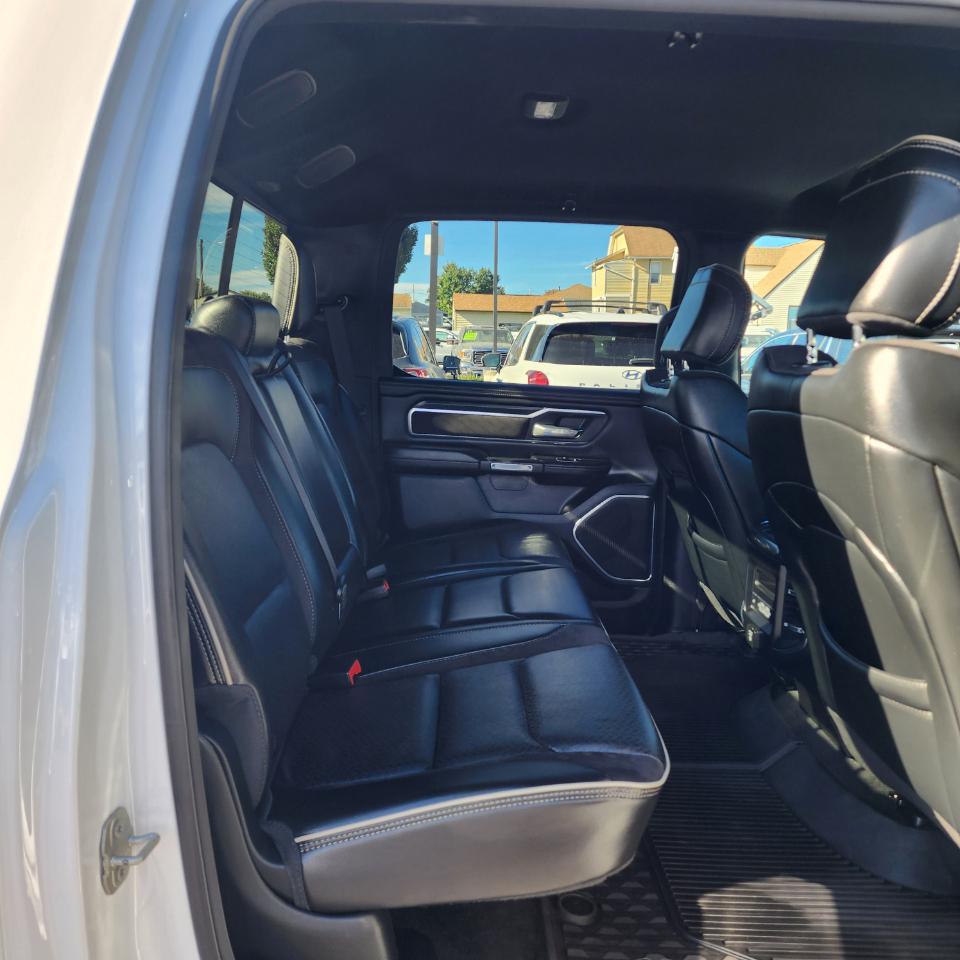 RAM 1500 Laramie Crew Cab 2024