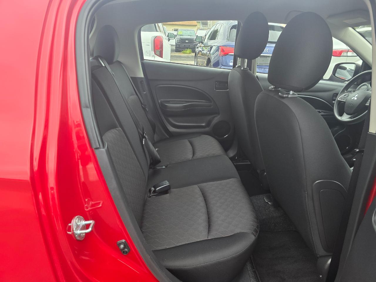 Mitsubishi Mirage ES CVT 2024