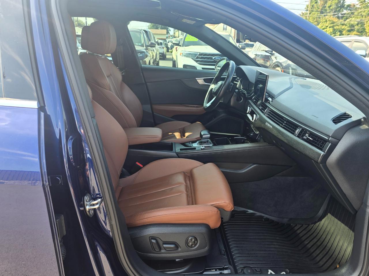Audi A4 photo 15