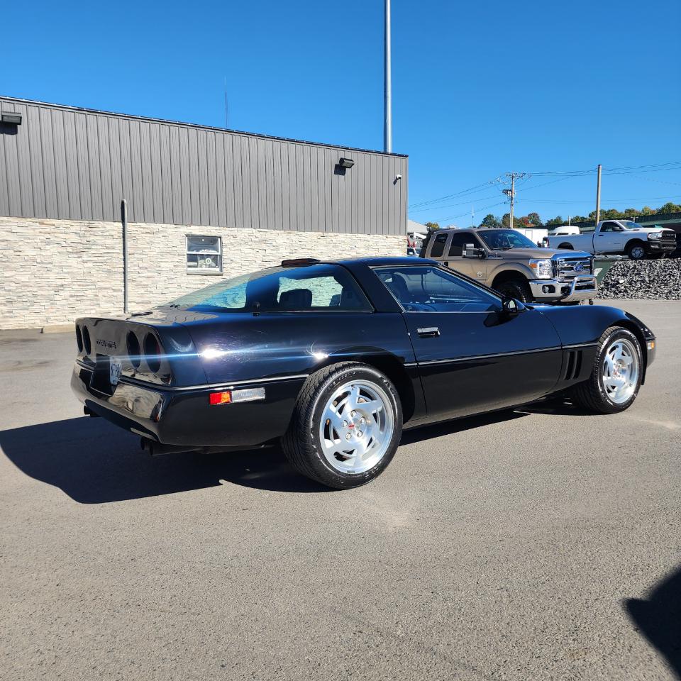 Chevrolet Corvette 2dr Coupe Hatchback 1990