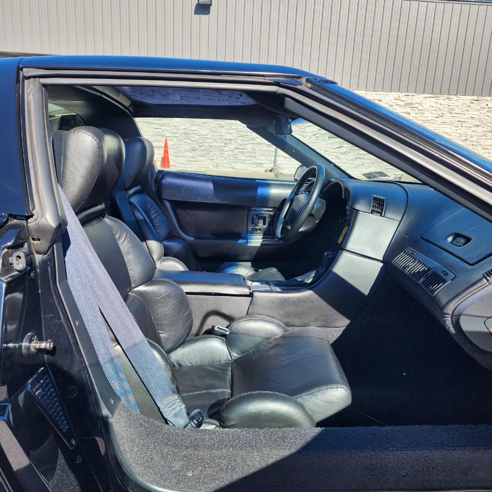 Chevrolet Corvette 2dr Coupe Hatchback 1990