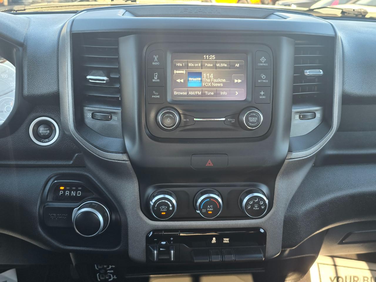 RAM 2500 Tradesman 4x4 Reg Cab 8' Box 2022