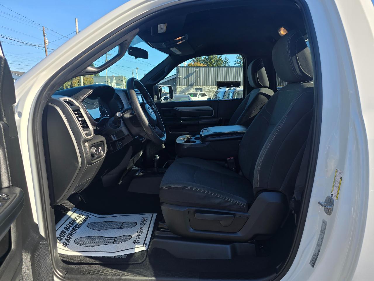 RAM 2500 Tradesman 4x4 Reg Cab 8' Box 2022