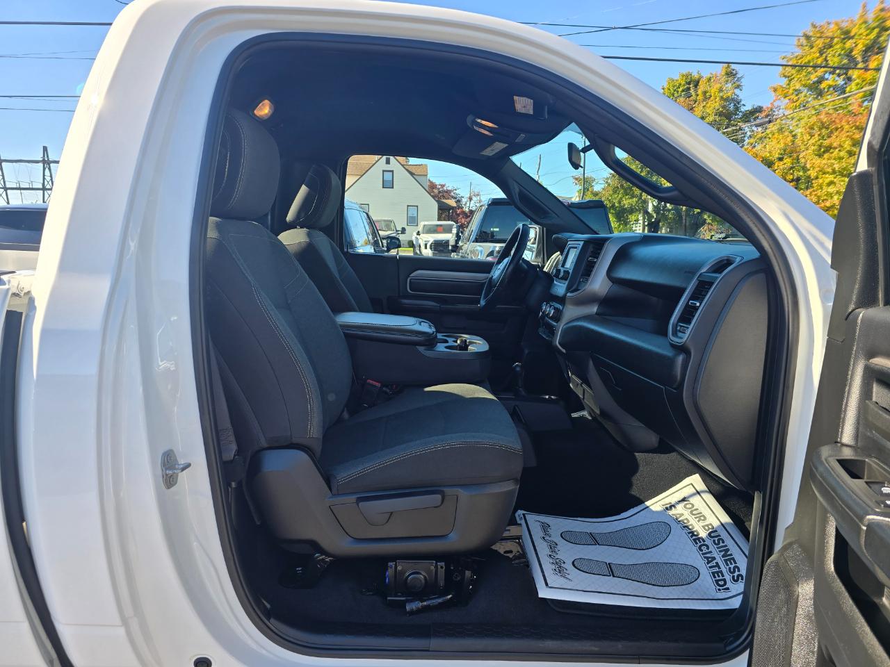 RAM 2500 Tradesman 4x4 Reg Cab 8' Box 2022