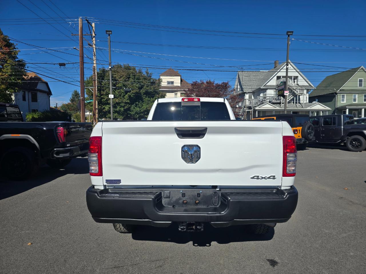 RAM 2500 Tradesman 4x4 Reg Cab 8' Box 2022