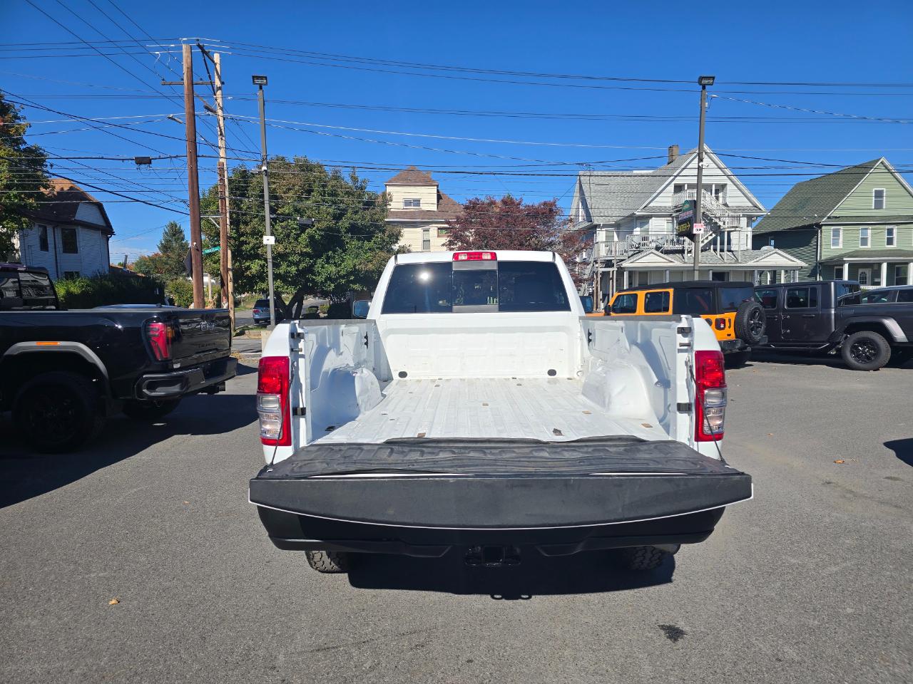 RAM 2500 Tradesman 4x4 Reg Cab 8' Box 2022