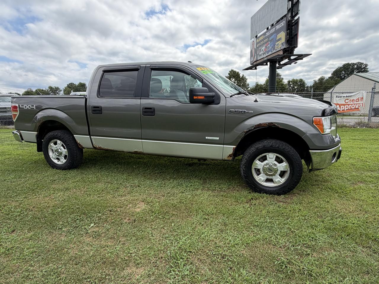 Ford F-150 4WD SuperCrew 145" XL 2013