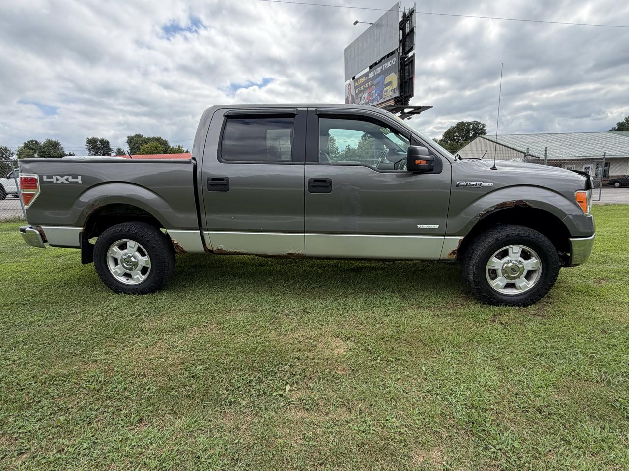 Ford F-150 4WD SuperCrew 145" XL 2013