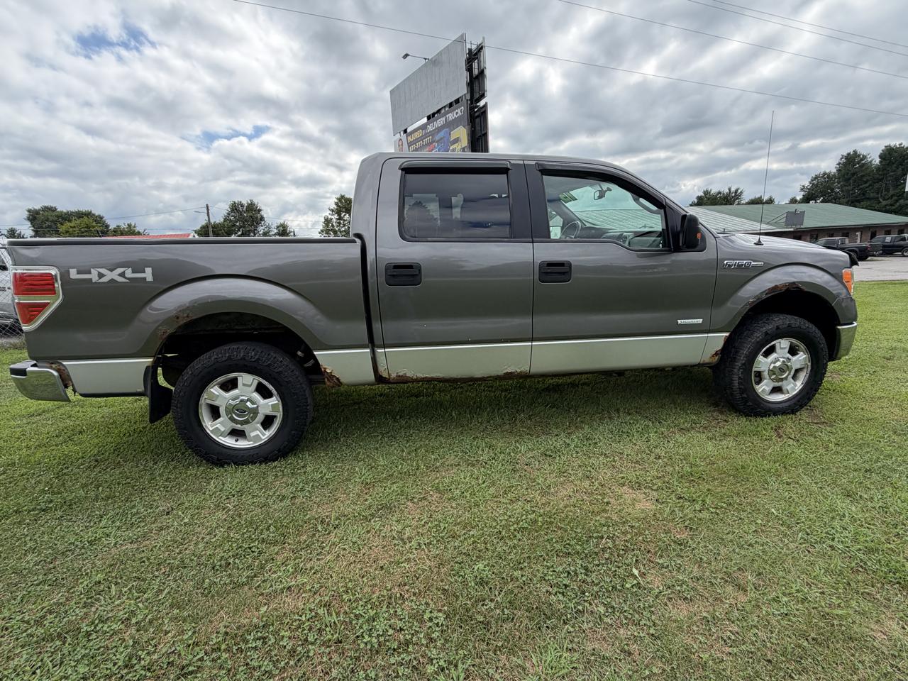Ford F-150 4WD SuperCrew 145" XL 2013