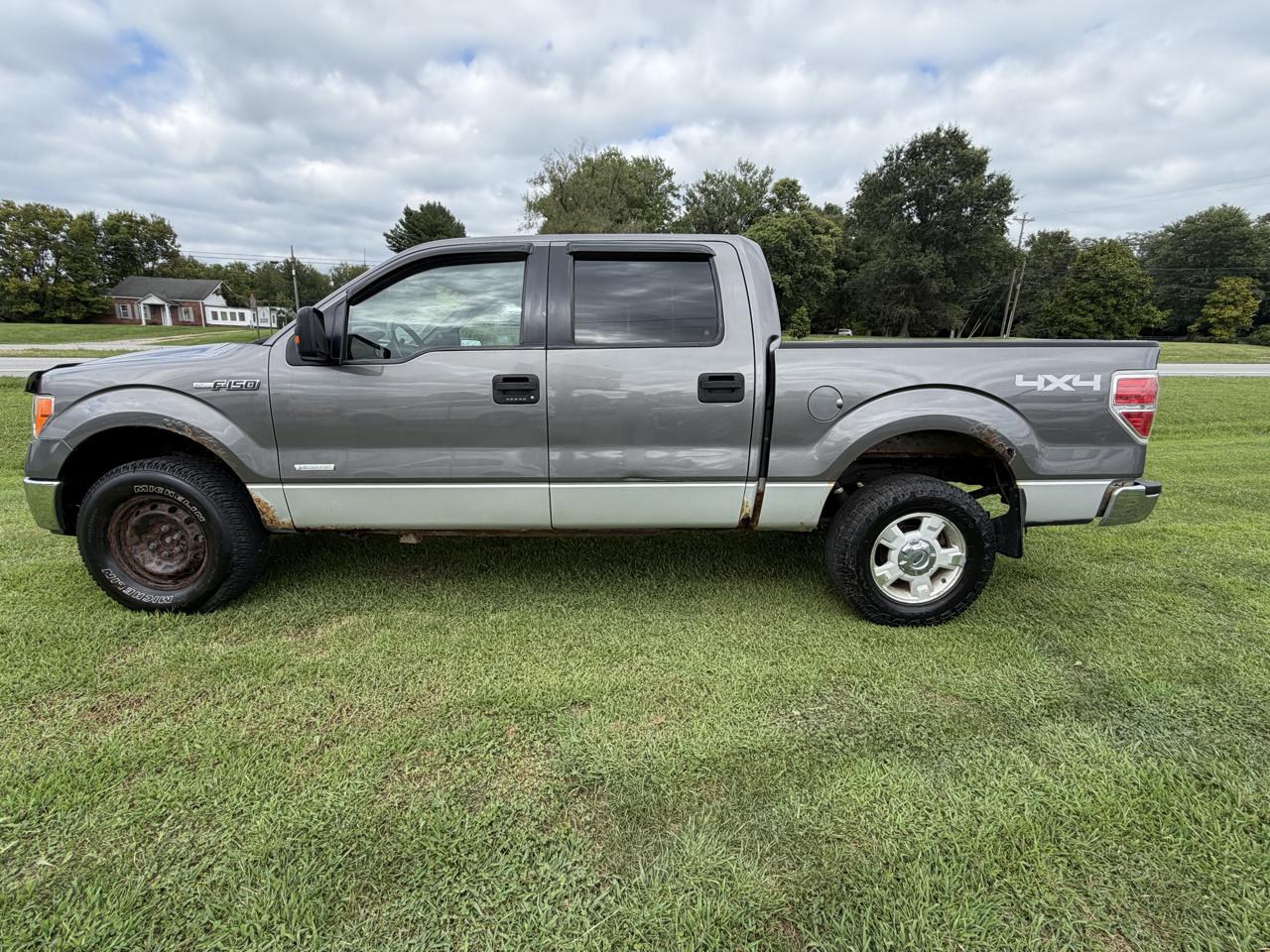 Ford F-150 4WD SuperCrew 145" XL 2013
