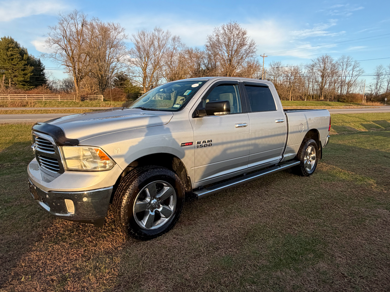 2015 RAM 1500 Lone Star 4x4 Crew Cab 6'4" Box