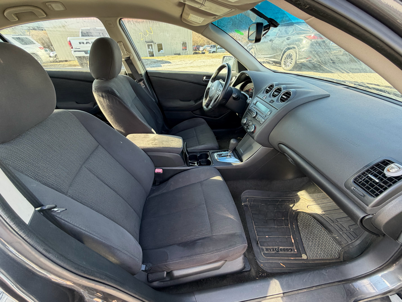 Nissan Altima 2.5 S 2012