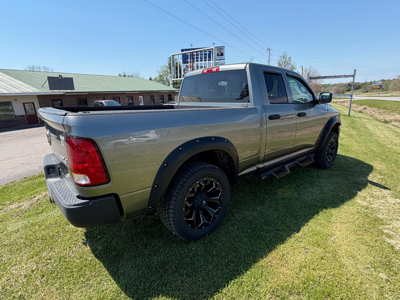 RAM 1500 Tradesman Quad Cab 4WD 2013