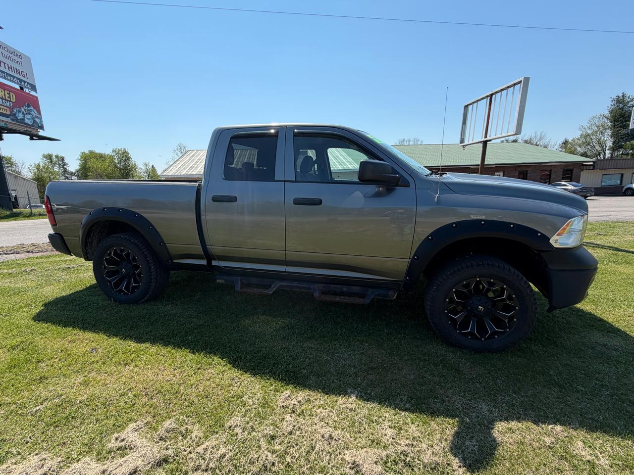 RAM 1500 Tradesman Quad Cab 4WD 2013