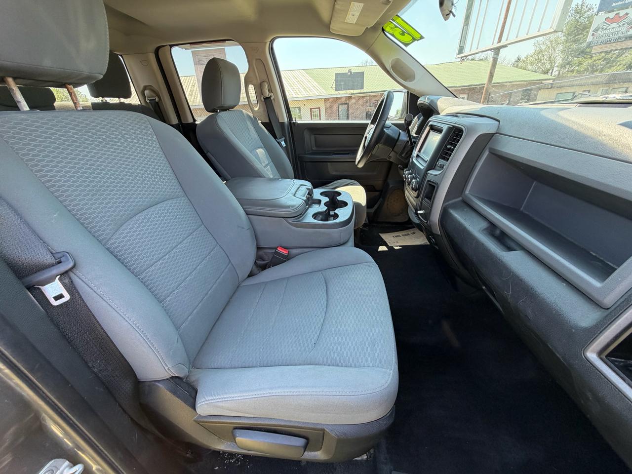 RAM 1500 Tradesman Quad Cab 4WD 2013