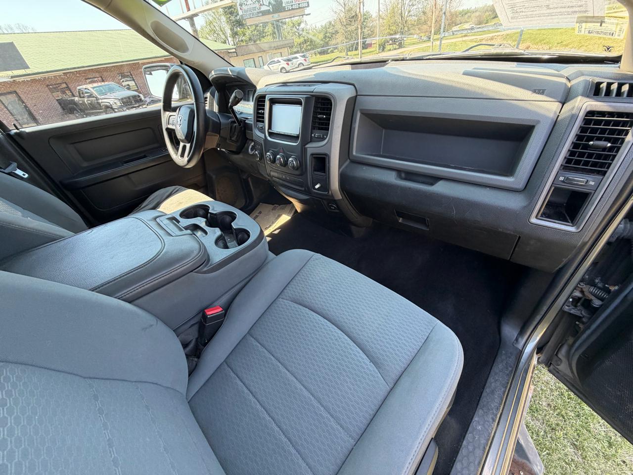 RAM 1500 Tradesman Quad Cab 4WD 2013