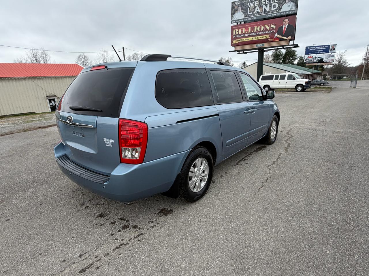 Kia Sedona LX 4D Wagon 2011