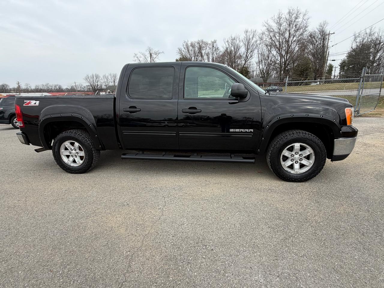 GMC Sierra 1500 SLE Crew Cab 4WD 2013