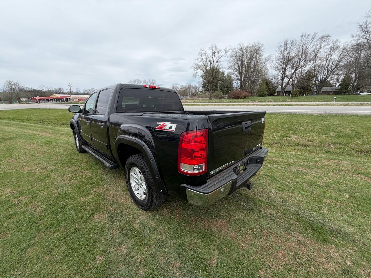 GMC Sierra 1500 SLE Crew Cab 4WD 2013