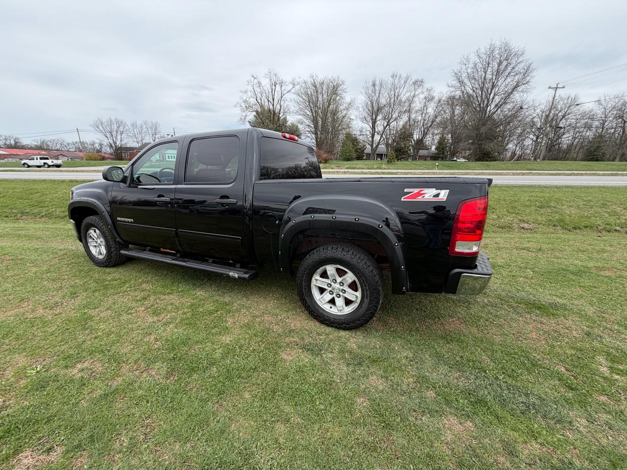GMC Sierra 1500 SLE Crew Cab 4WD 2013
