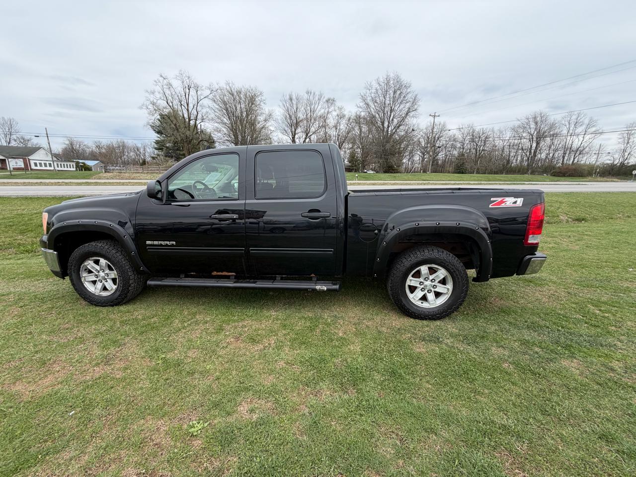 GMC Sierra 1500 SLE Crew Cab 4WD 2013