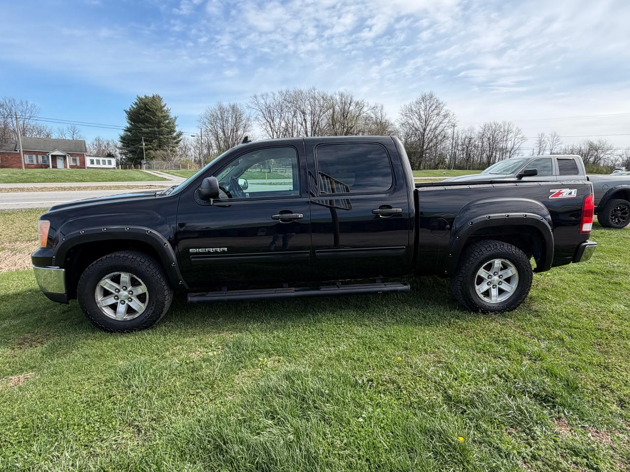 GMC Sierra 1500 SLE Crew Cab 4WD 2013