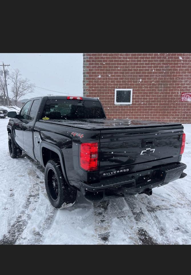 Chevrolet Silverado 1500 Custom Double Cab 4WD 2017