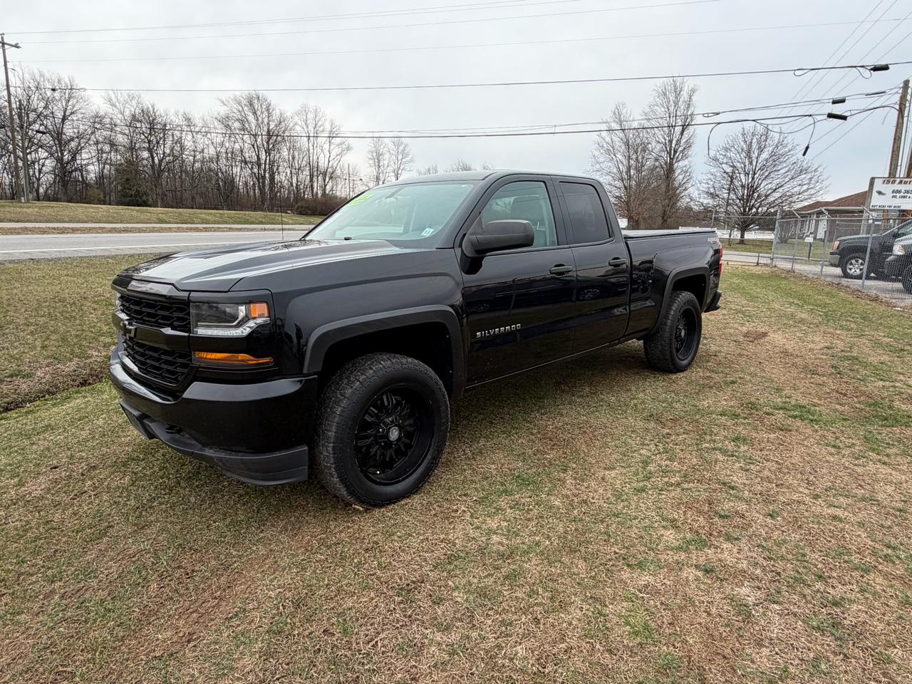 2017 Chevrolet Silverado 1500 Custom Double Cab 4WD