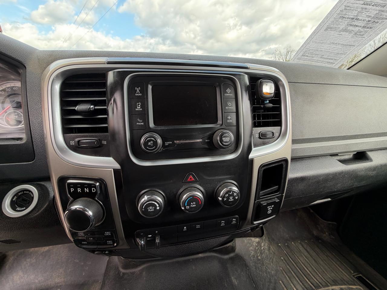 RAM 1500 Big Horn Crew Cab 4WD 2014