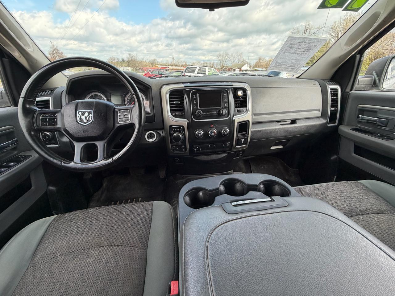 RAM 1500 Big Horn Crew Cab 4WD 2014