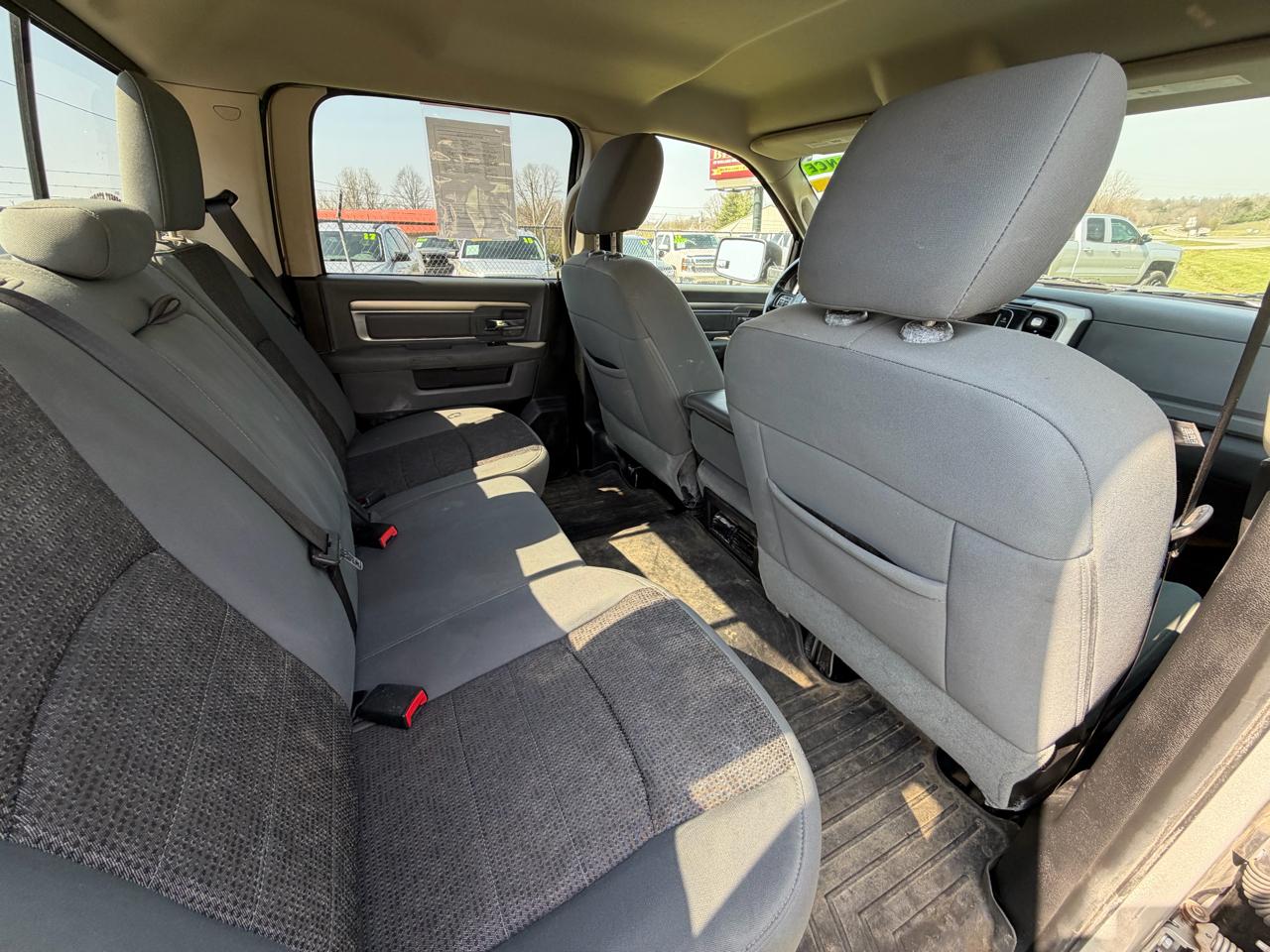 RAM 1500 Big Horn Crew Cab 4WD 2014