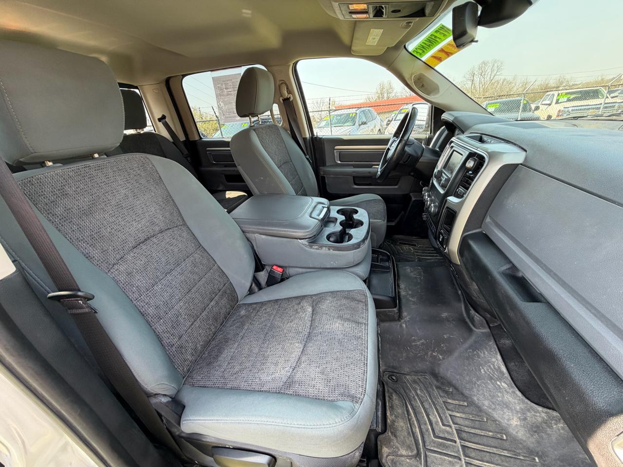 RAM 1500 Big Horn Crew Cab 4WD 2014