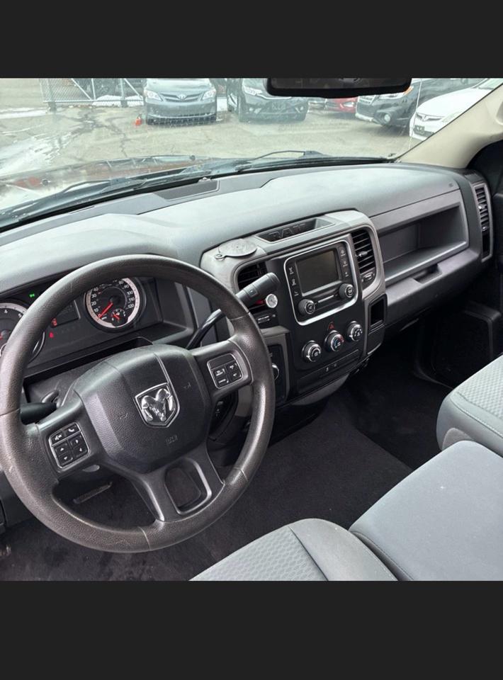 RAM 1500 ST Quad Cab 4WD 2014