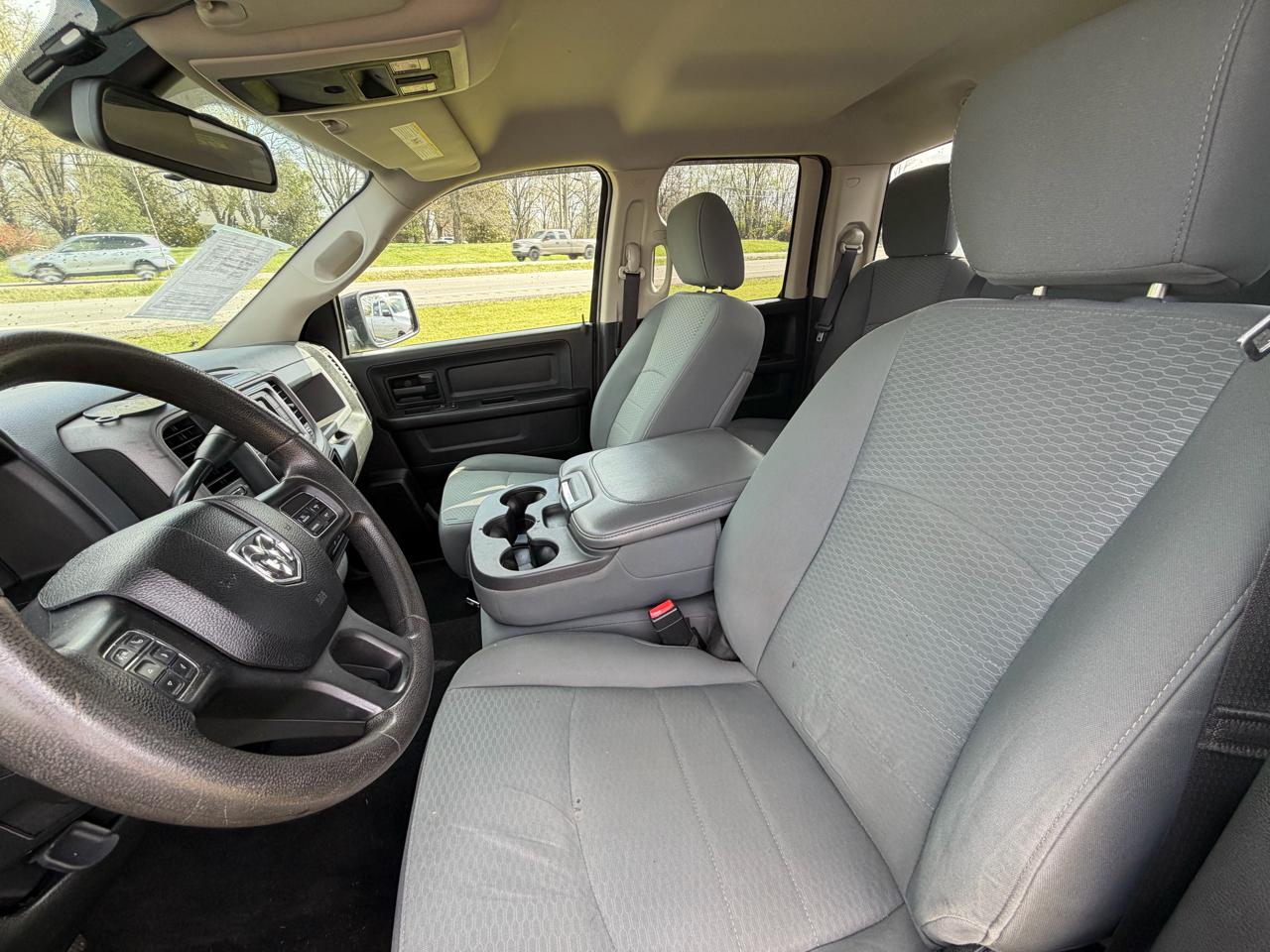 RAM 1500 ST Quad Cab 4WD 2014