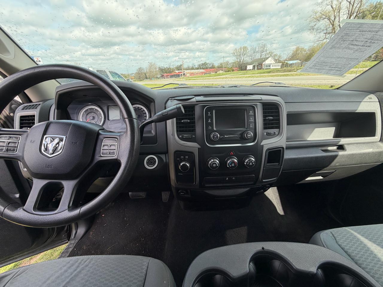 RAM 1500 ST Quad Cab 4WD 2014