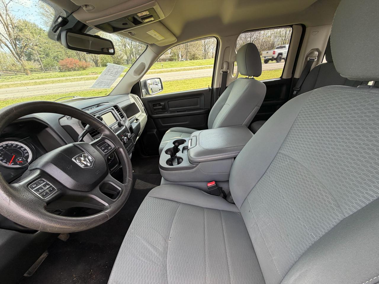 RAM 1500 ST Quad Cab 4WD 2014