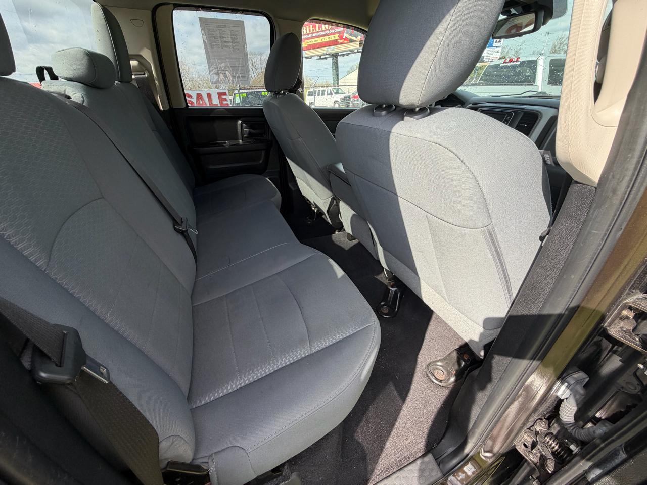 RAM 1500 ST Quad Cab 4WD 2014