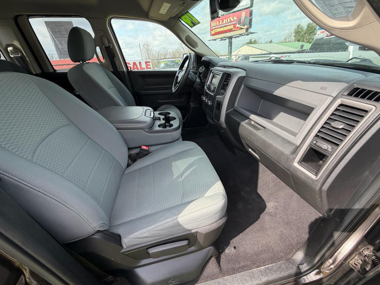 RAM 1500 ST Quad Cab 4WD 2014